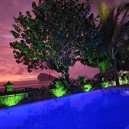 Istana Ombak Eco Resort Pacitan Eksteriør bilde