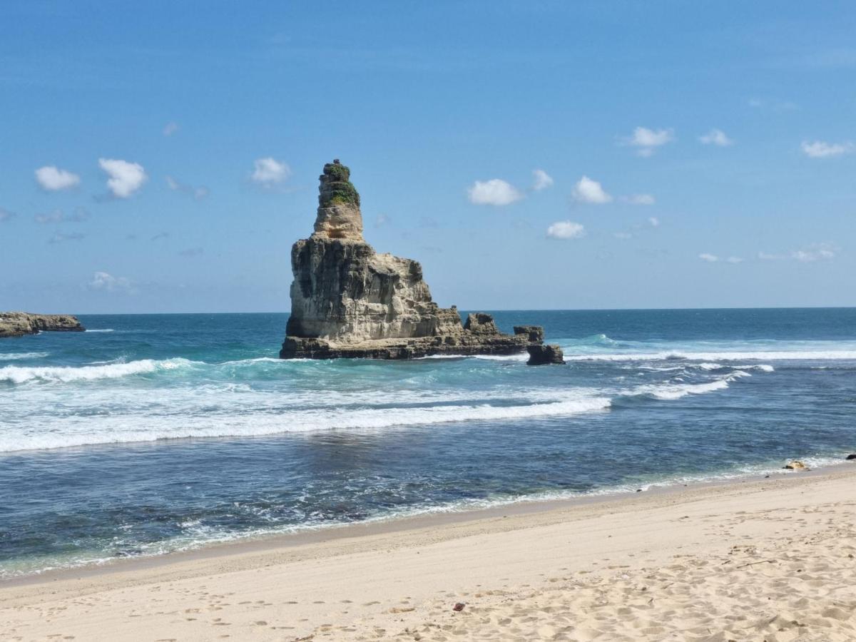 Istana Ombak Eco Resort Pacitan Eksteriør bilde