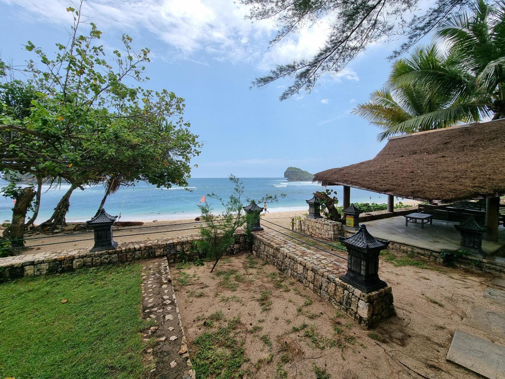 Istana Ombak Eco Resort Pacitan Eksteriør bilde