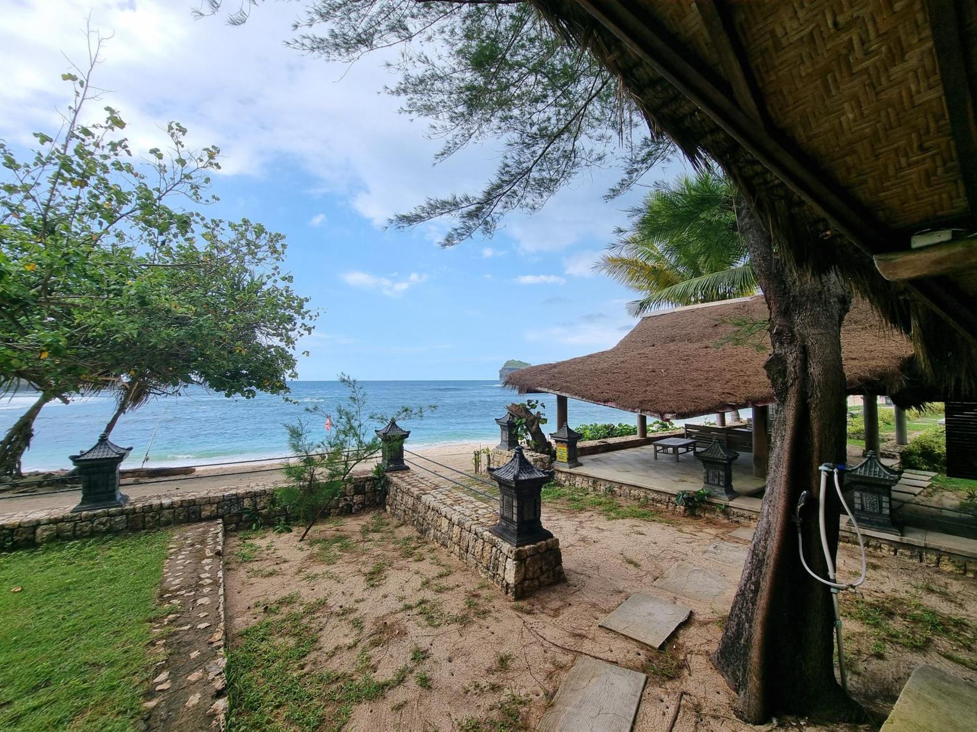 Istana Ombak Eco Resort Pacitan Eksteriør bilde