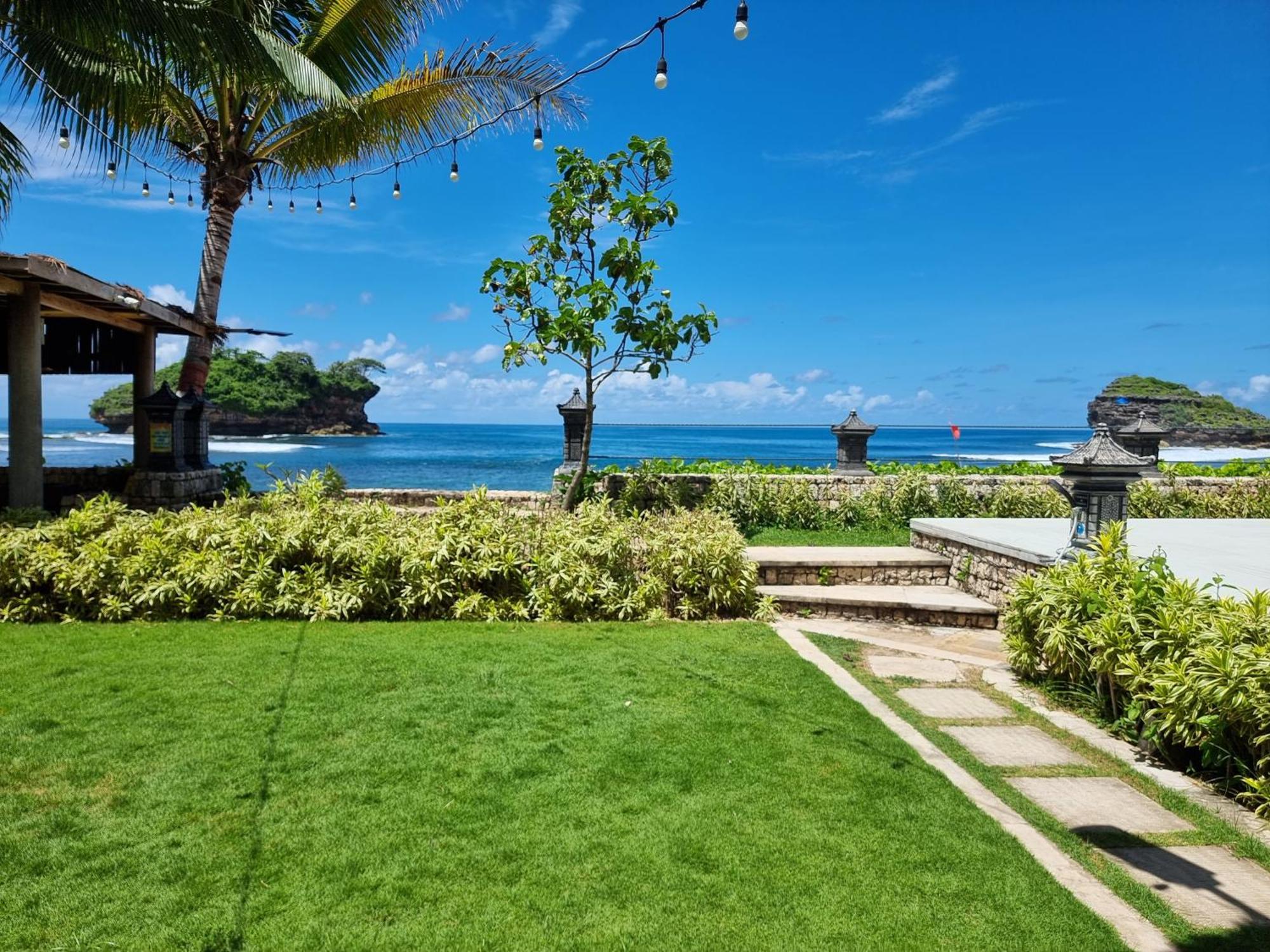 Istana Ombak Eco Resort Pacitan Eksteriør bilde