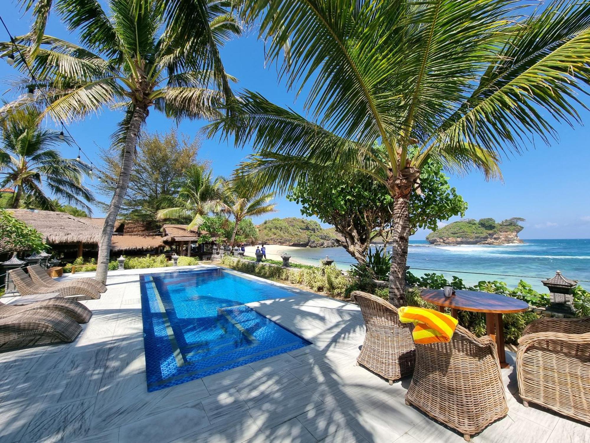 Istana Ombak Eco Resort Pacitan Eksteriør bilde