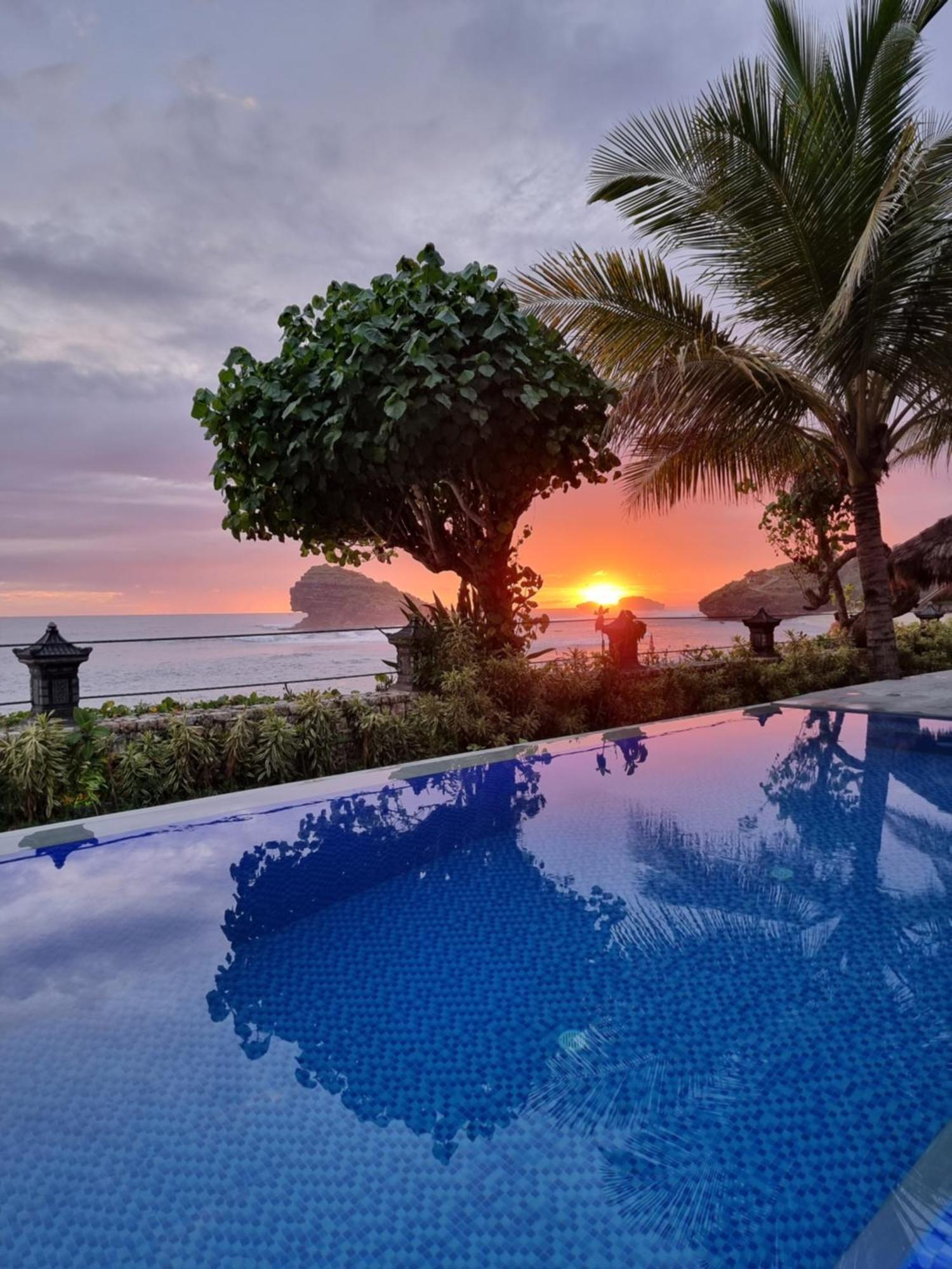 Istana Ombak Eco Resort Pacitan Eksteriør bilde