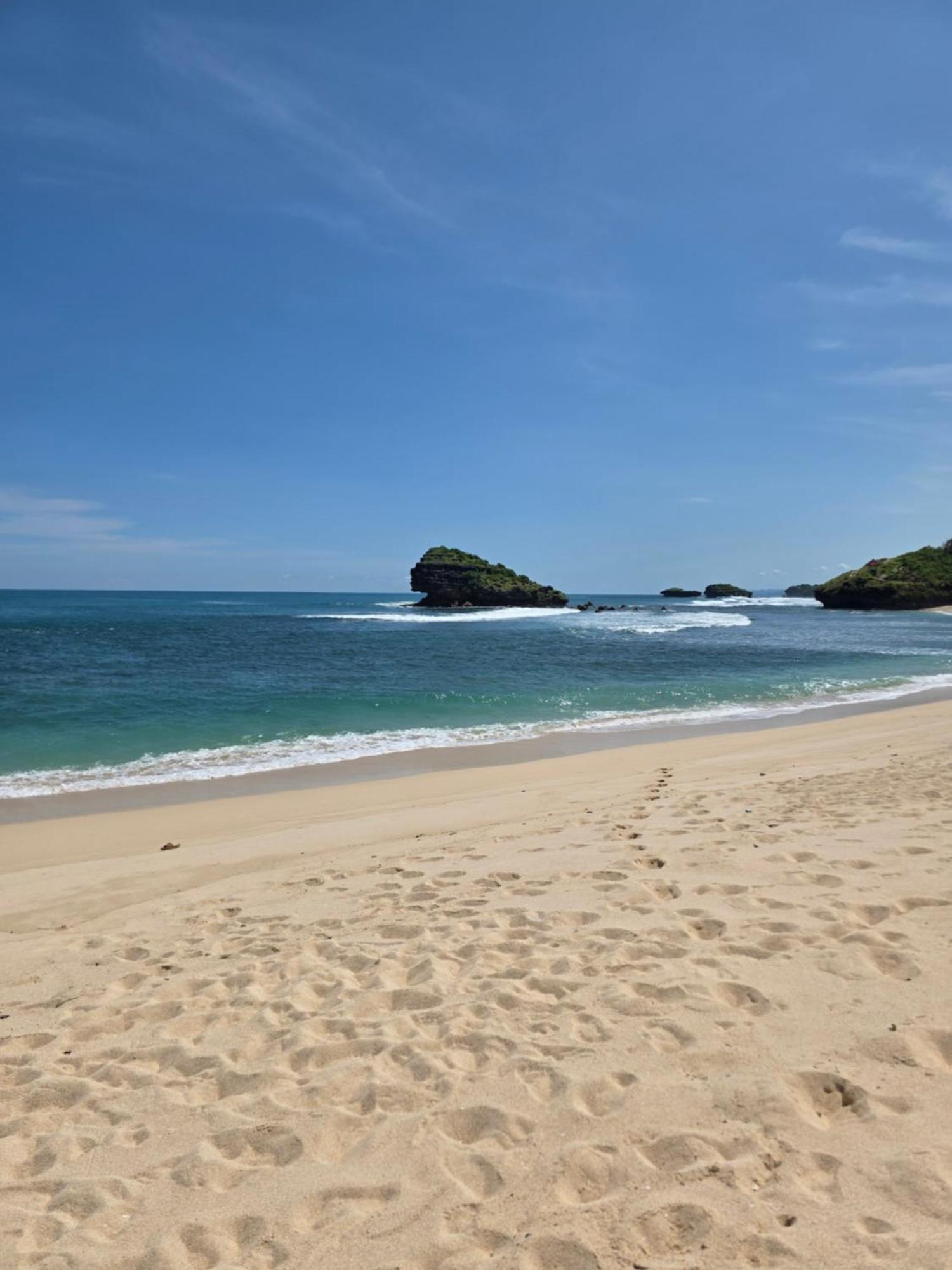 Istana Ombak Eco Resort Pacitan Eksteriør bilde