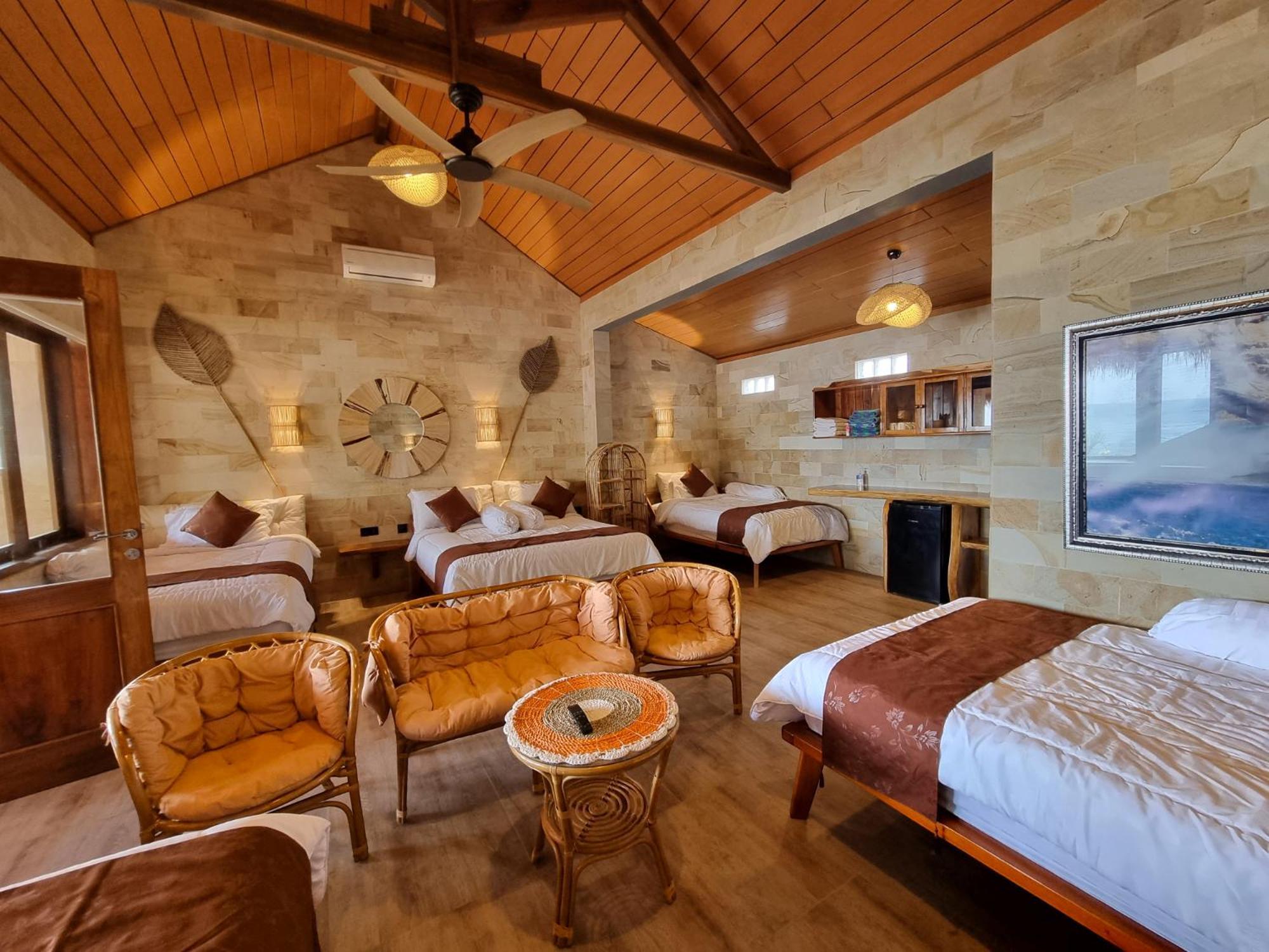 Istana Ombak Eco Resort Pacitan Eksteriør bilde